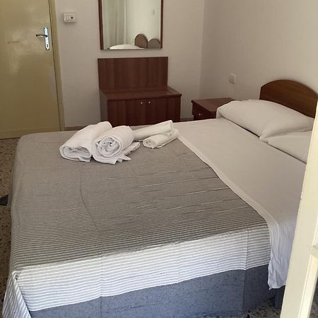 Hotel Villa Alexandra Bellaria-Igea Marina Esterno foto