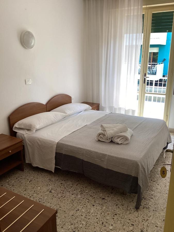 Hotel Villa Alexandra Bellaria-Igea Marina Esterno foto